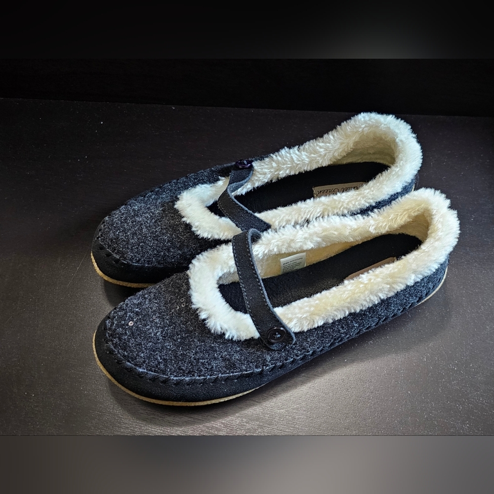 *New Mary-Jane Slippers*